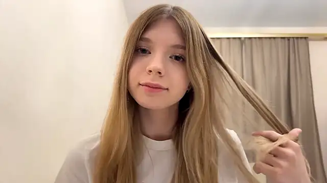 FruityXo online show from 11/27/25, 06:54