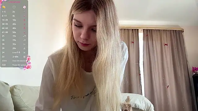 Snapshot of FruityXo chatting on 06/07/26, 10:41 FruityXo online show from 06/07/26, 10:41