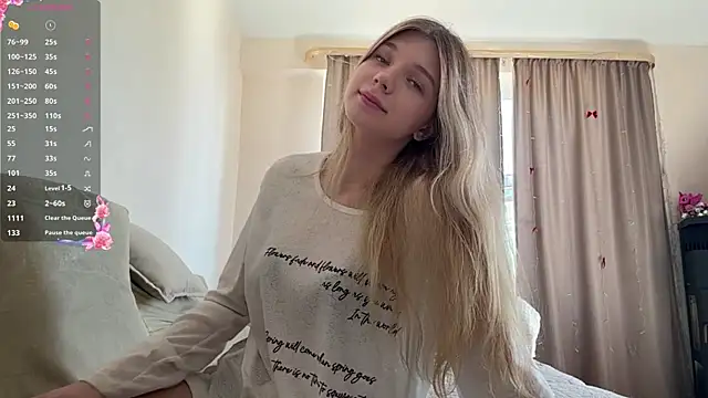 Snapshot of FruityXo chatting on 06/21/26, 12:52 FruityXo online show from 06/21/26, 12:52