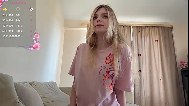 Snapshot of FruityXo chatting on 06/27/26, 11:15 FruityXo online show from 06/27/26, 11:15
