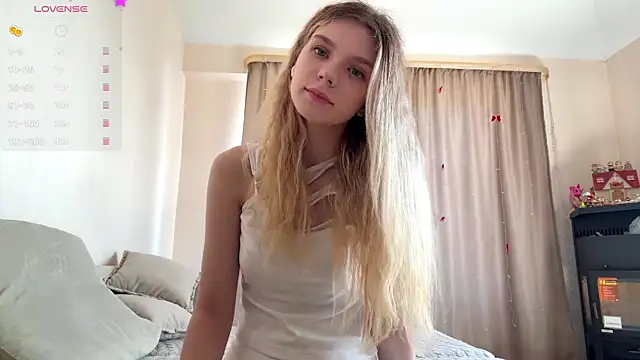 Snapshot of FruityXo chatting on 07/17/26, 11:39 FruityXo online show from 07/17/26, 11:39