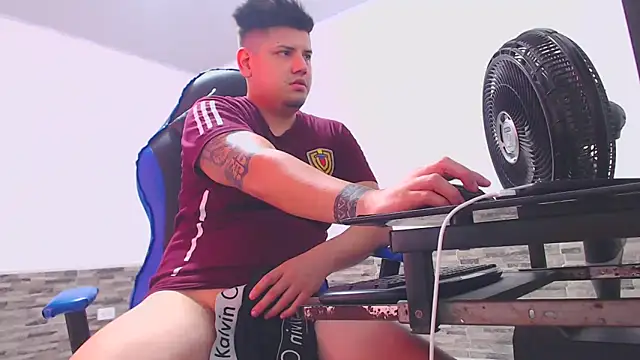 Snapshot of mister_cum1999 chatting on 02/04/26, 07:31 mister cum1999 online show from 02/04/26, 07:31