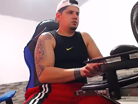 Snapshot of mister_cum1999 chatting on 03/07/26, 05:10 mister cum1999 online show from 03/07/26, 05:10