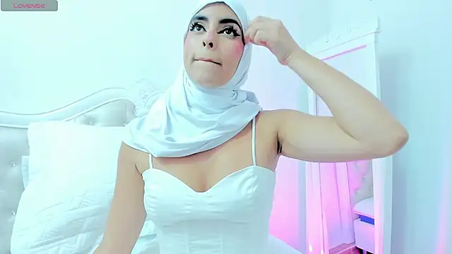 Snapshot of Jasmin_hamdan chatting on 04/15/26, 09:48 Jasmin hamdan online show from 04/15/26, 09:48