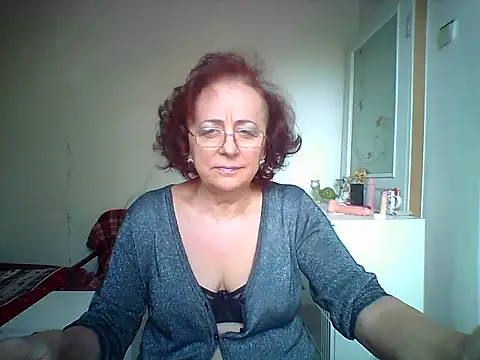 Julia54391 online show from 10/05/25, 06:34