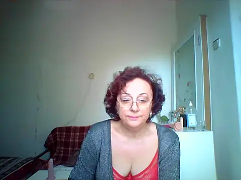 Julia54391 online show from 10/13/25, 07:30