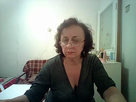 Julia54391 online show from 10/17/25, 07:49