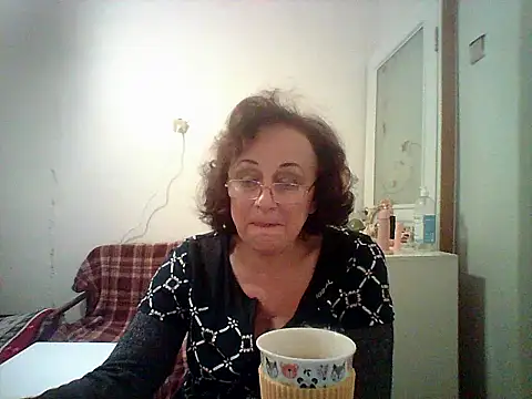 Julia54391 online show from 10/18/25, 07:58