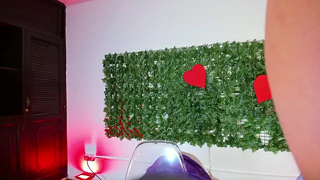 BellaRoux1 online show from 02/17/26, 12:23