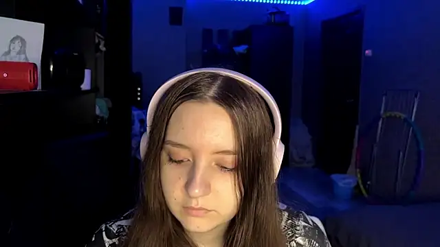 LauretteRagar online show from 09/10/25, 04:07