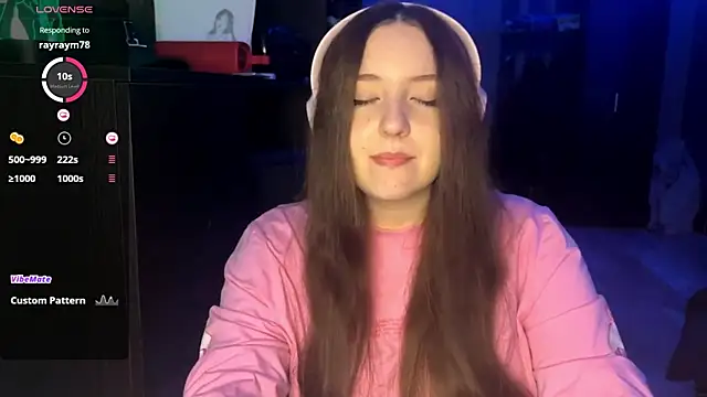 LauretteRagar online show from 09/17/25, 05:25