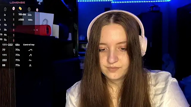 LauretteRagar online show from 09/18/25, 05:15