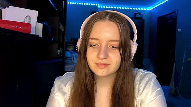 LauretteRagar online show from 09/19/25, 05:02