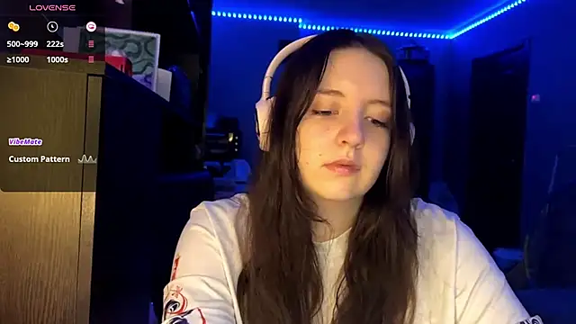 LauretteRagar online show from 10/06/25, 06:05