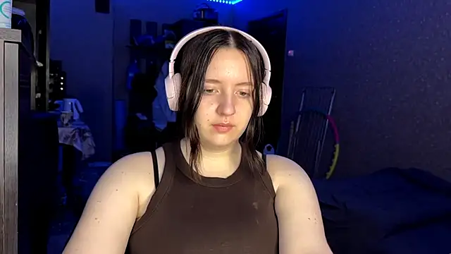 LauretteRagar online show from 10/16/25, 05:36