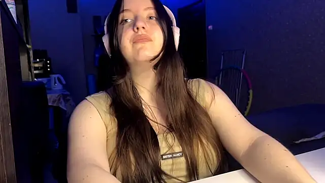 LauretteRagar online show from 10/17/25, 04:42