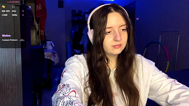 LauretteRagar online show from 11/03/25, 05:47