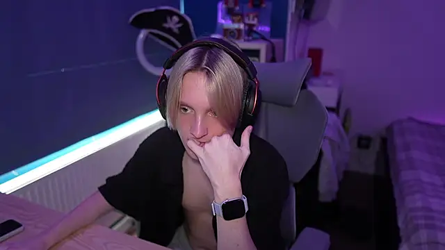 Snapshot of Serxyi chatting on 09/13/25, 08:36 Serxyi online show from 09/13/25, 08:36