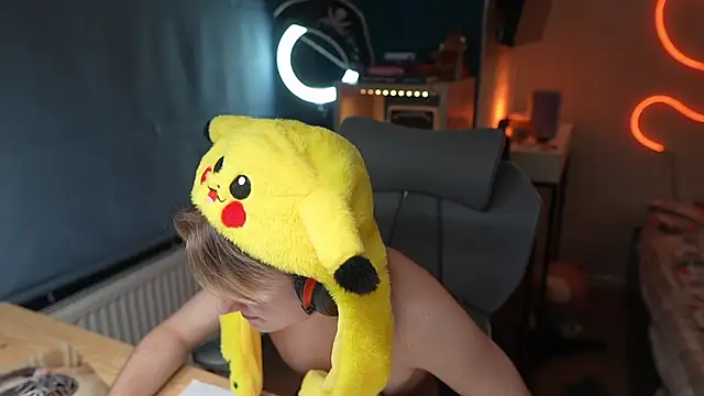 Snapshot of Serxyi chatting on 01/11/26, 03:17 Serxyi online show from 01/11/26, 03:17