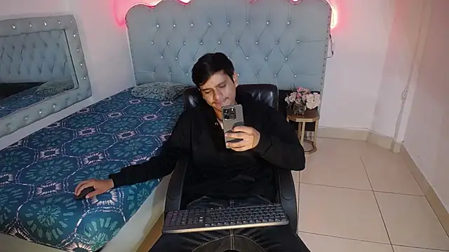 Charlie Cock  online show from 09/28/25, 04:29