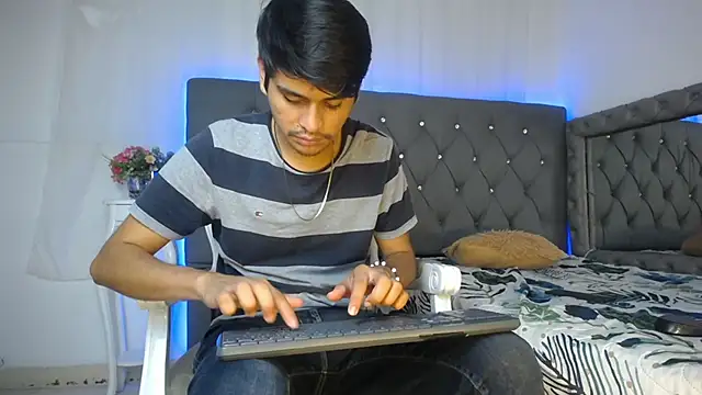 Charlie Cock  online show from 09/30/25, 04:50