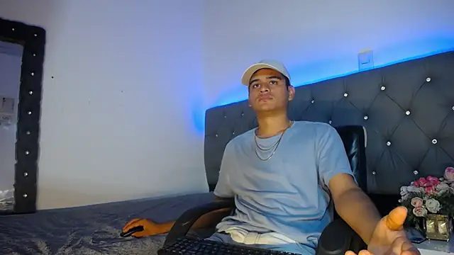 Charlie Cock  online show from 11/25/25, 04:01