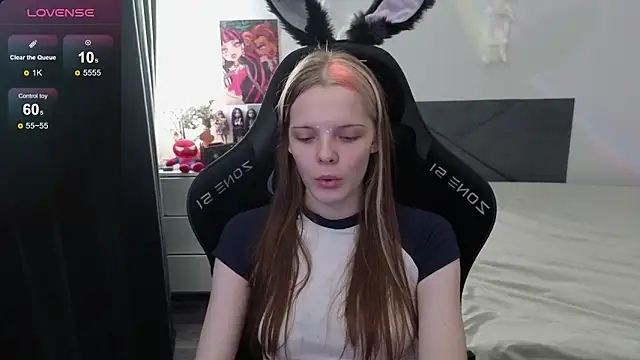 Luna Navy online show from 09/20/25, 08:37