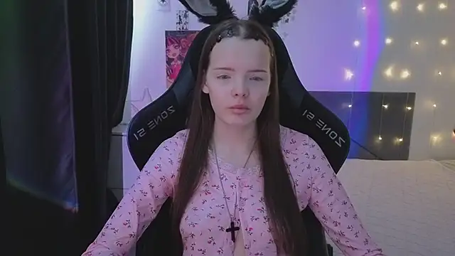 Luna Navy online show from 02/14/26, 06:54