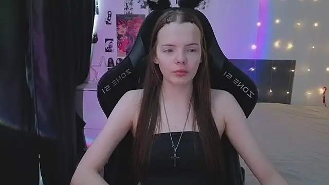 Luna Navy online show from 03/14/26, 06:08