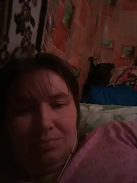 Snapshot of Romashka33011 chatting on 11/02/25, 05:37 Romashka33011 online show from 11/02/25, 05:37