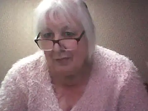 Alexia64231 online show from 12/17/25, 06:36