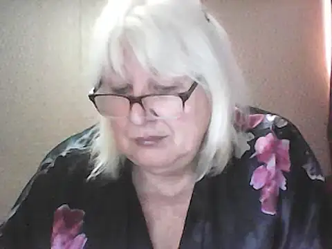 Alexia64231 online show from 05/03/26, 04:29