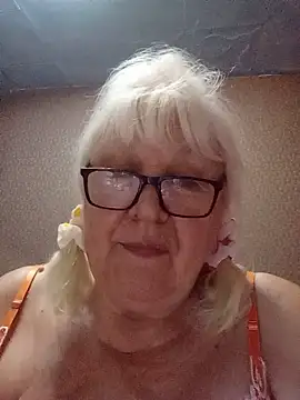 Snapshot of Alexia64231 chatting on 07/15/26, 12:27 Alexia64231 online show from 07/15/26, 12:27