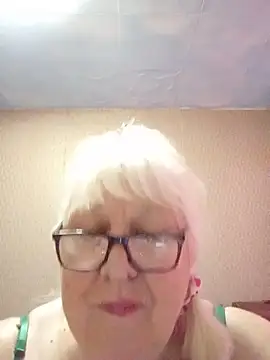 Snapshot of Alexia64231 chatting on 07/17/26, 02:02 Alexia64231 online show from 07/17/26, 02:02