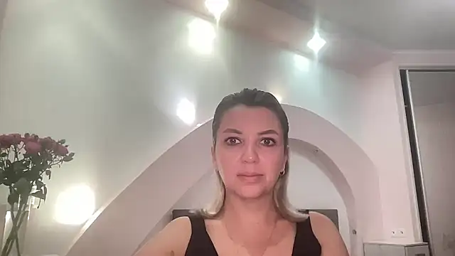 Snapshot of Beautysoul_ chatting on 09/28/25, 04:34 Beautysoul  online show from 09/28/25, 04:34