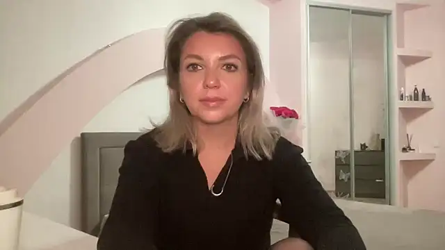 Snapshot of Beautysoul_ chatting on 10/11/25, 03:21 Beautysoul  online show from 10/11/25, 03:21