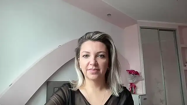 Snapshot of Beautysoul_ chatting on 10/13/25, 08:47 Beautysoul  online show from 10/13/25, 08:47