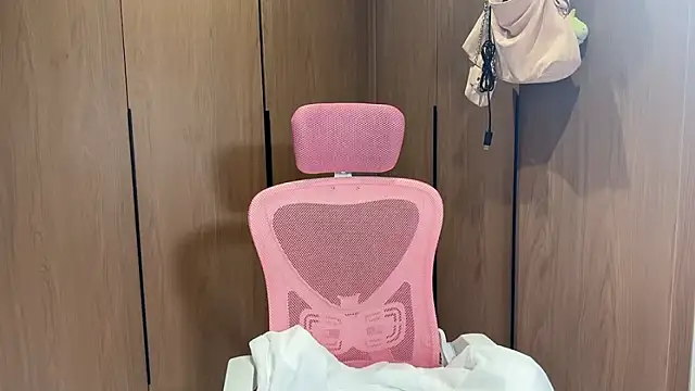 Lilium-520 online show from 11/03/25, 10:27