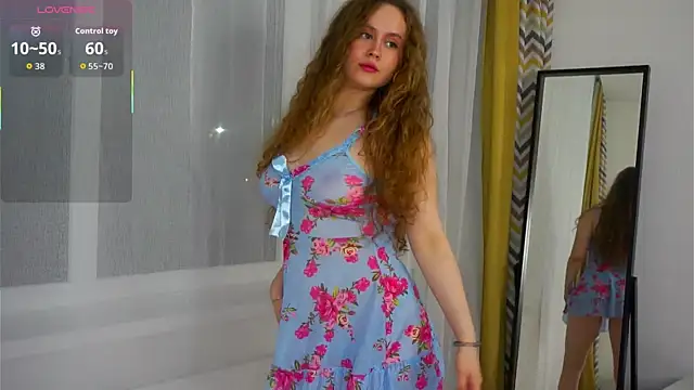 SusannaScholler online show from 10/28/25, 07:16