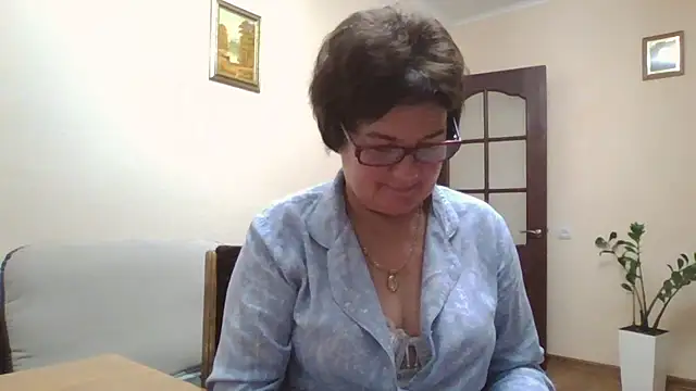 Snapshot of Galina56301 chatting on 10/03/25, 07:11 Galina56301 online show from 10/03/25, 07:11
