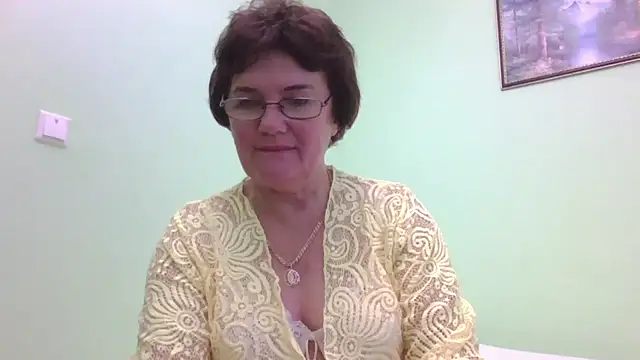 Snapshot of Galina56301 chatting on 10/16/25, 03:24 Galina56301 online show from 10/16/25, 03:24