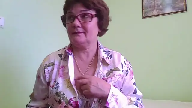 Snapshot of Galina56301 chatting on 10/25/25, 12:34 Galina56301 online show from 10/25/25, 12:34