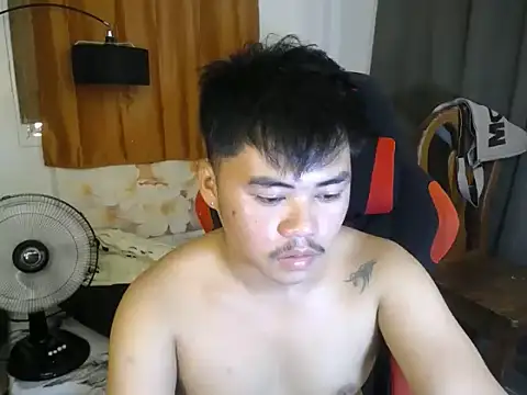 Snapshot of hot_emman chatting on 07/04/26, 05:46 hot emman online show from 07/04/26, 05:46
