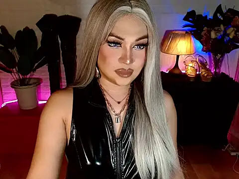 Pukesavurrat online show from 10/24/25, 07:49