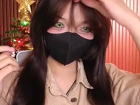      Panda      online show from 11/18/25, 03:49