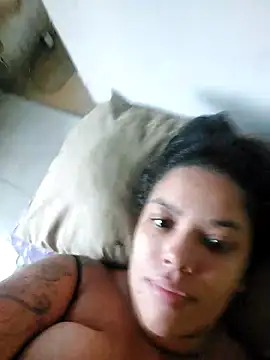 Snapshot of biancaalvess chatting on 02/11/26, 11:37 biancaalvess online show from 02/11/26, 11:37