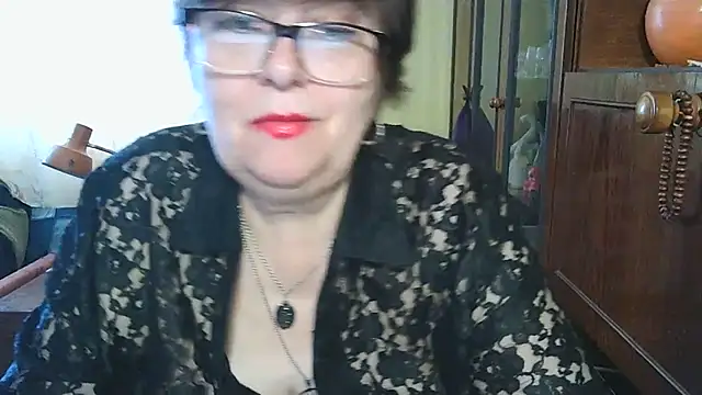 VeronicaGold511 online show from 05/20/26, 07:14