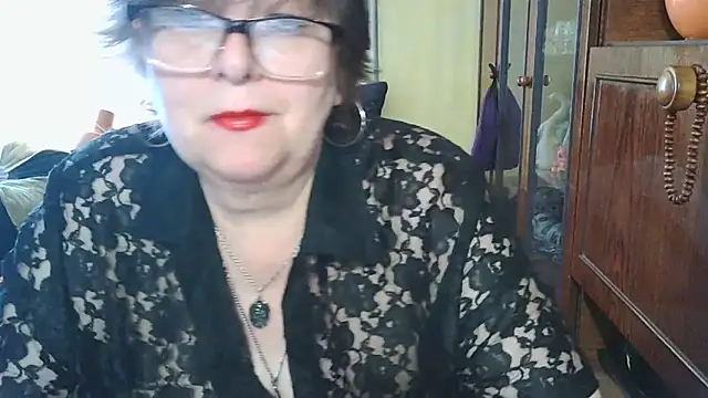 VeronicaGold511 online show from 06/13/26, 08:01