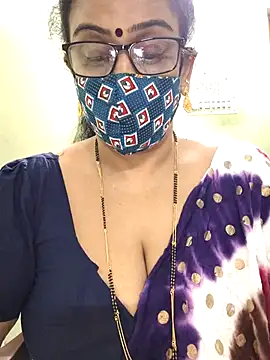 sweet-lotus online show from 11/22/25, 05:28