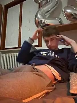 Snapshot of twinkethan07 chatting on 01/19/26, 12:36 twinkethan07 online show from 01/19/26, 12:36